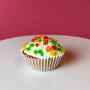 Мафін ванільний з ягідним джемом