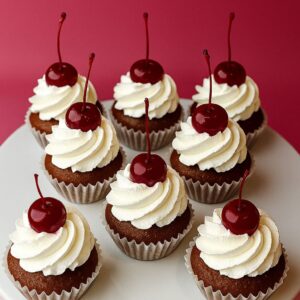 Тістечко Капкейк Вишня