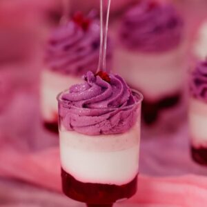 Ягідна панна кота